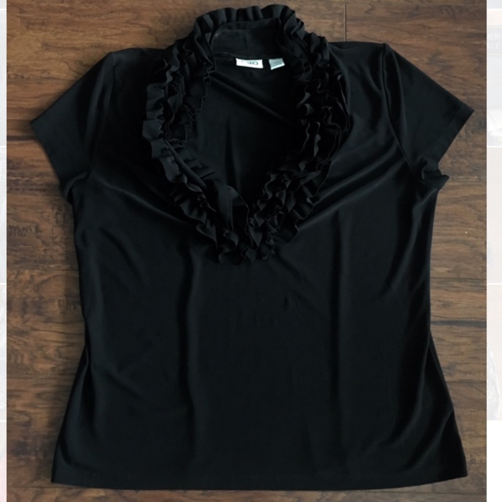 SALE❗️Sexy Low-Cut Ruffle Top
